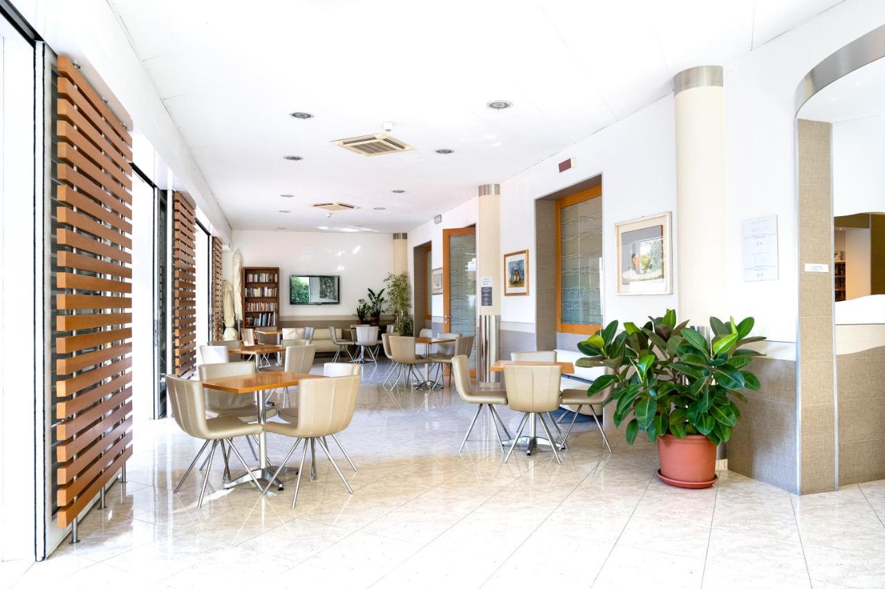 Hotel Angelus Римини Экстерьер фото