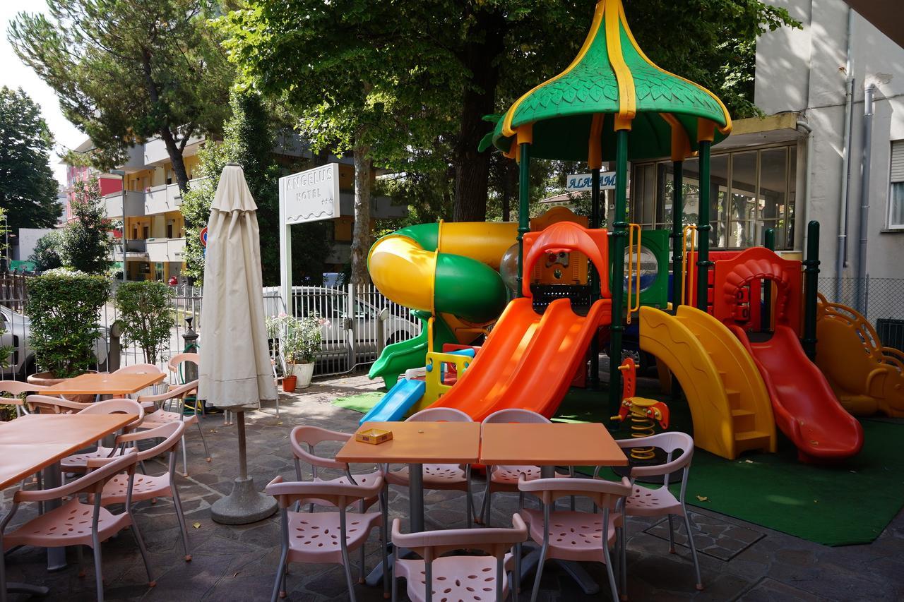Hotel Angelus Римини Экстерьер фото