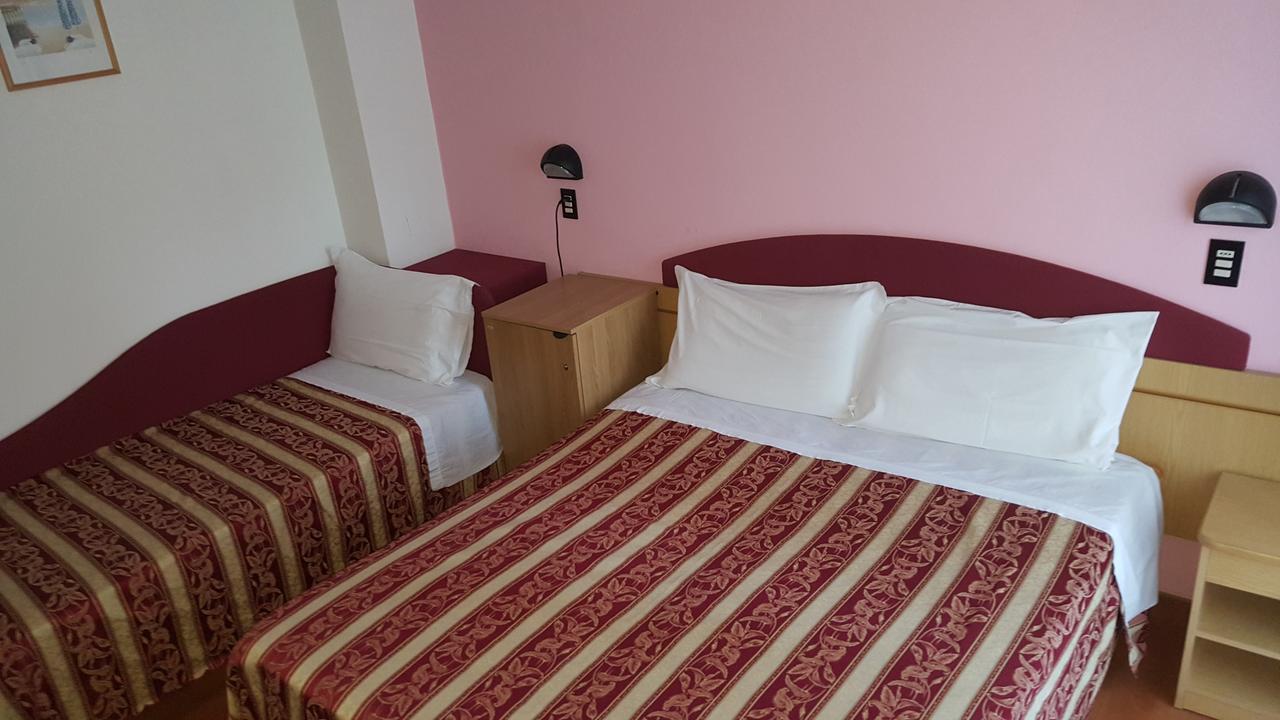 Hotel Angelus Римини Экстерьер фото