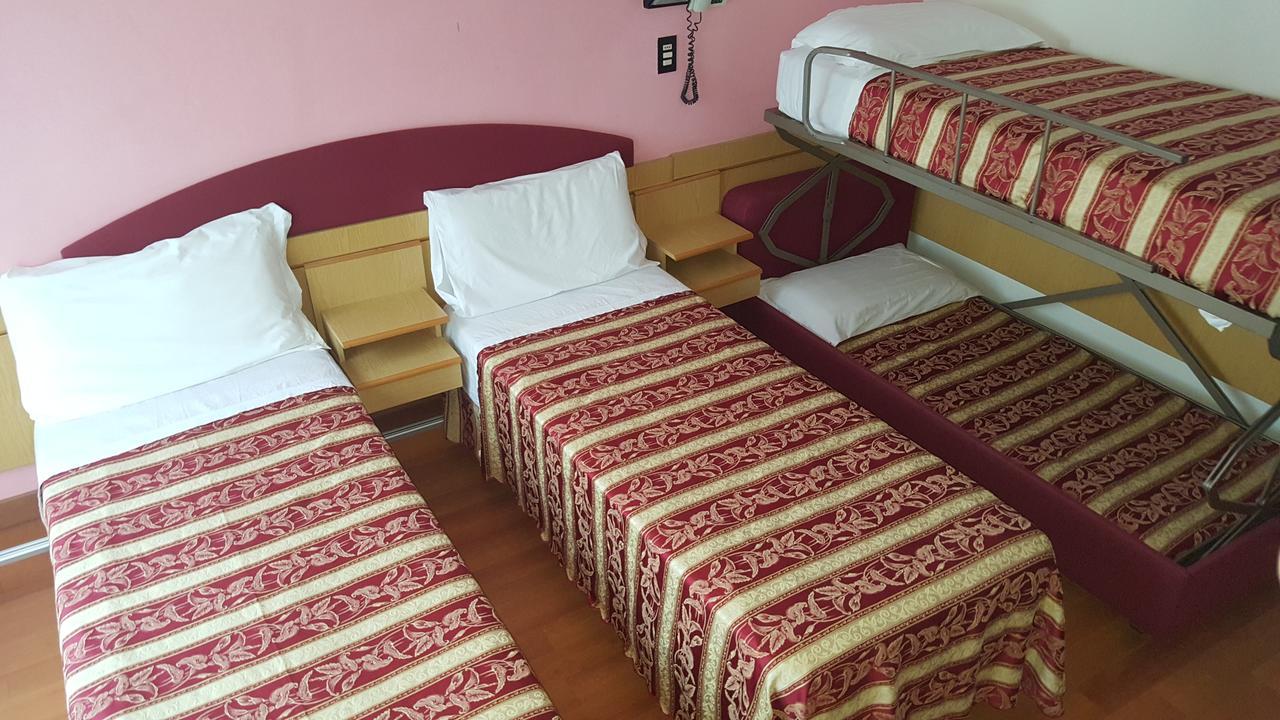 Hotel Angelus Римини Экстерьер фото